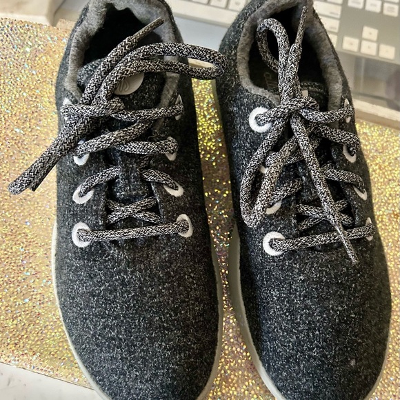 Allbirds Woman’s Wool Runners in Natural Grey (Light Grey Sole) Size 8 - Picture 2 of 5